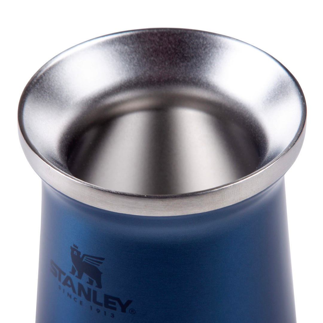 https://stanley1913store.com/cdn/shop/products/ClassicMate_Azul_4_1400x.png?v=1681818589